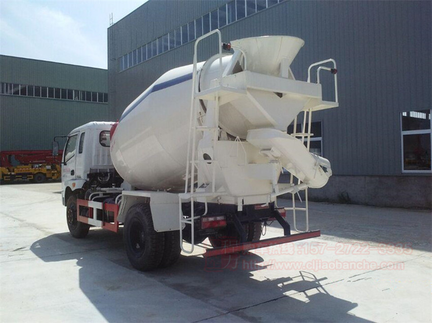 四川现代南骏6方搅拌车